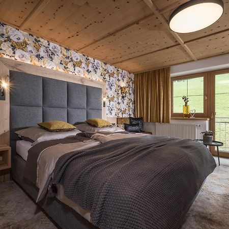Hotel Burgschrofn トゥクス エクステリア 写真