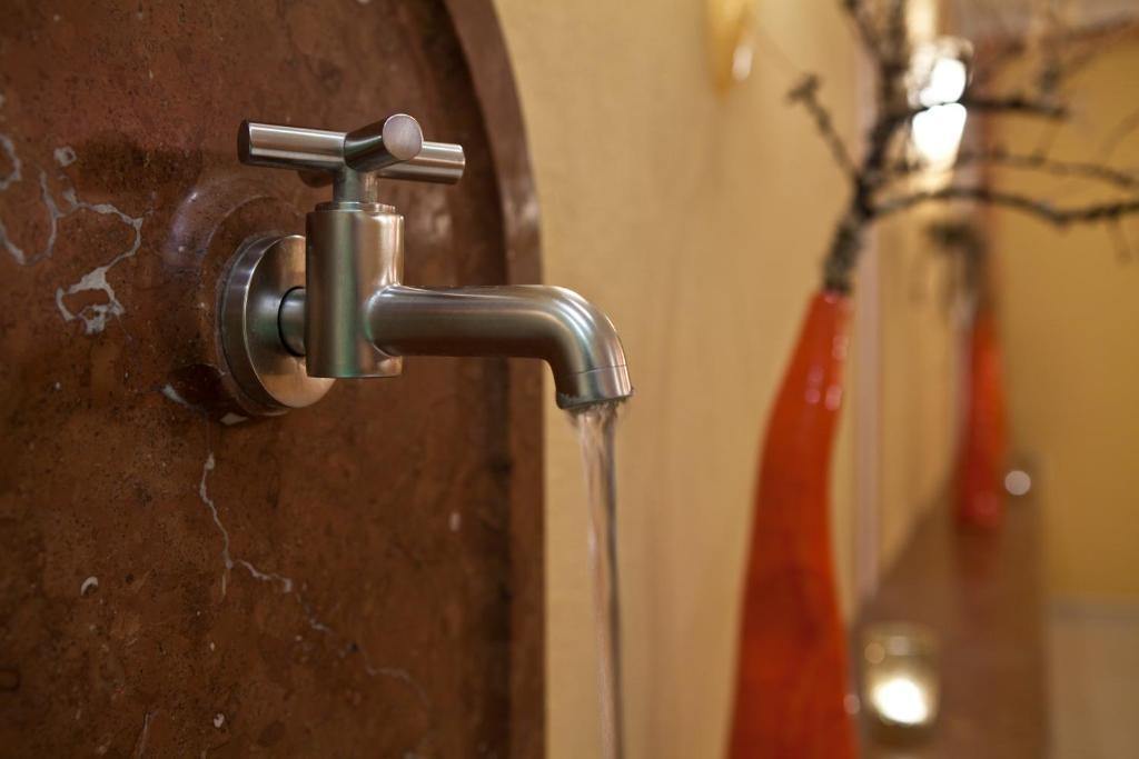 Hotel Burgschrofn トゥクス エクステリア 写真