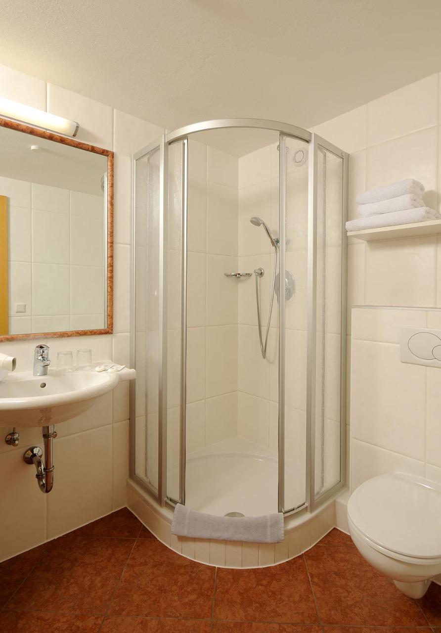 Hotel Burgschrofn トゥクス エクステリア 写真