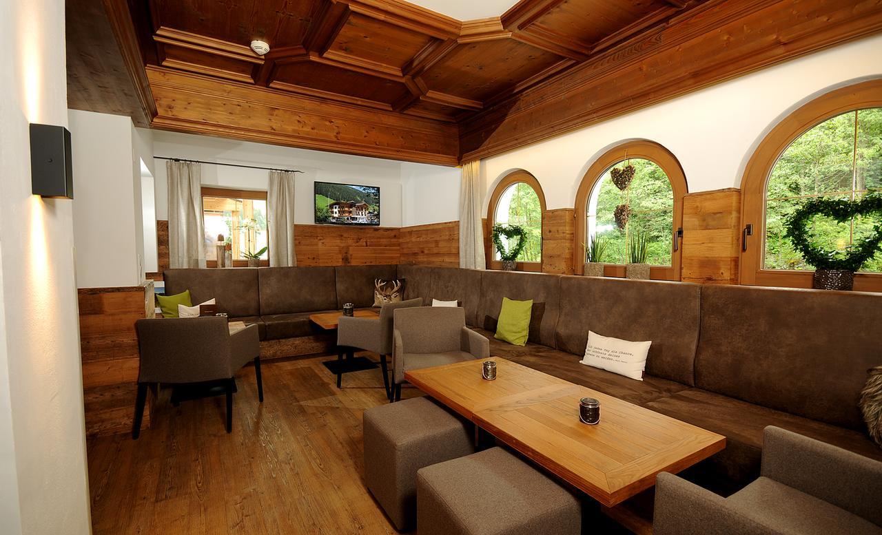Hotel Burgschrofn トゥクス エクステリア 写真